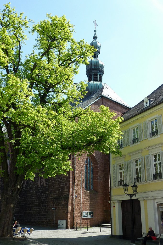 Kaiserslautern, die St.-Martins-Kirche, Baubeginn um 1300, die ehemalige Franziskanerkirche ist heute katholische Pfarrkirche, April 2011