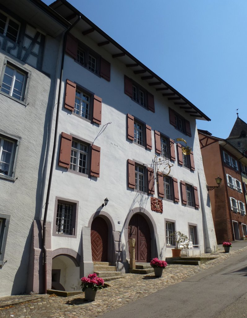 Kaiserstuhl, das  Haus zur Krone  ehemaliger Gasthof, von 1567, Juli 2013 