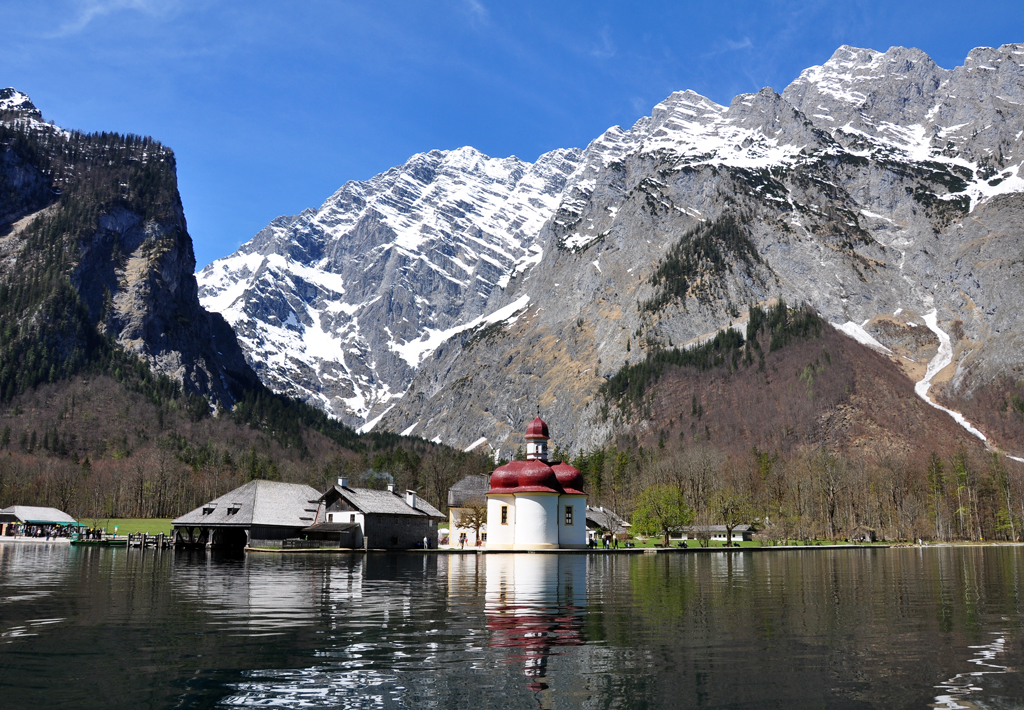 Kapelle in Bartholom mit Watzmann im Hintergrund - 26.04.2012