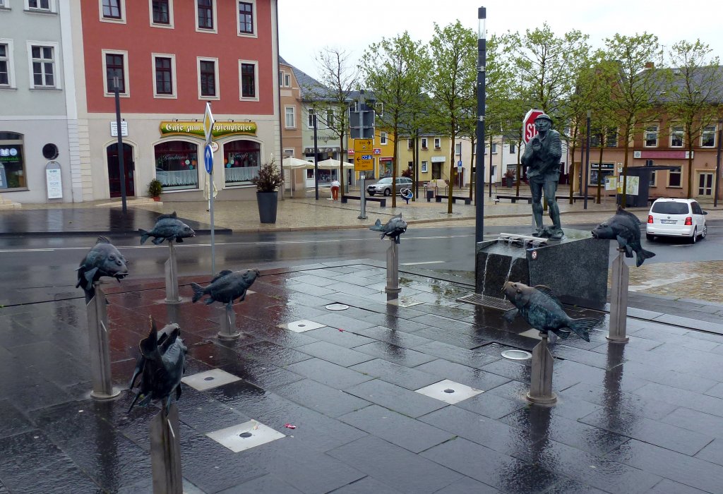 Karpfenpfeifer Brunnen in Zeulenroda. Foto 26.05.13