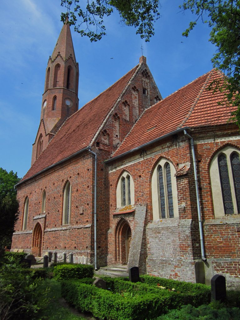 Kasnevitz, St. Jakobi Kirche, erbaut im 14. Jahrhundert (21.05.2012)