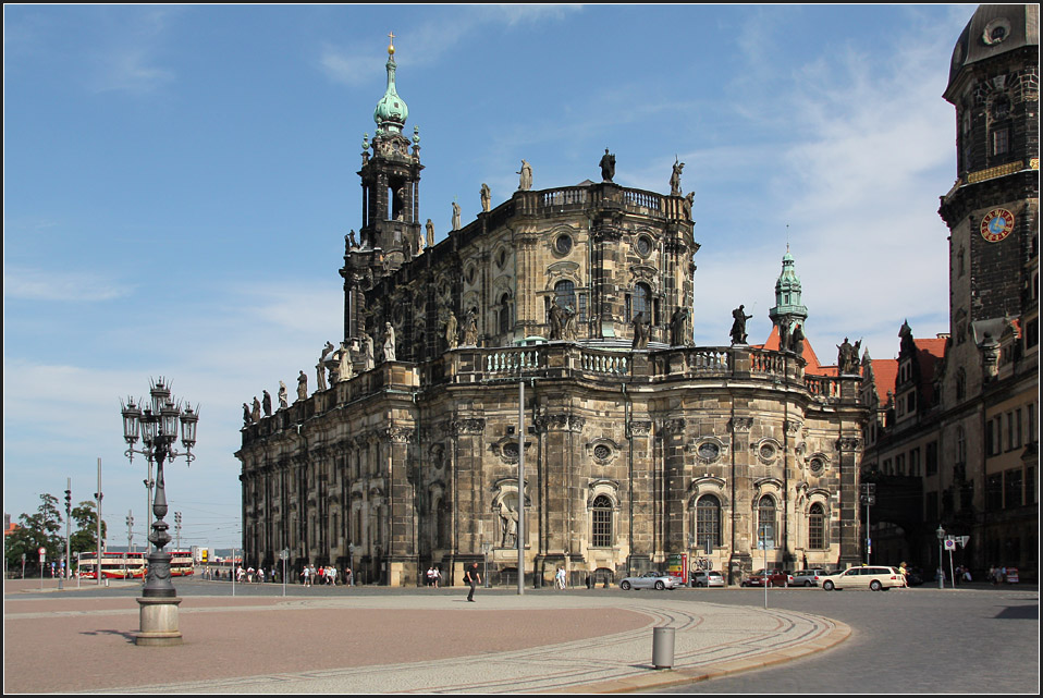 Katholische Hofkirche in Dresden (Kathedrale der heiligsten Dreifaltigkeit). 02.08.2009 (Matthias) 