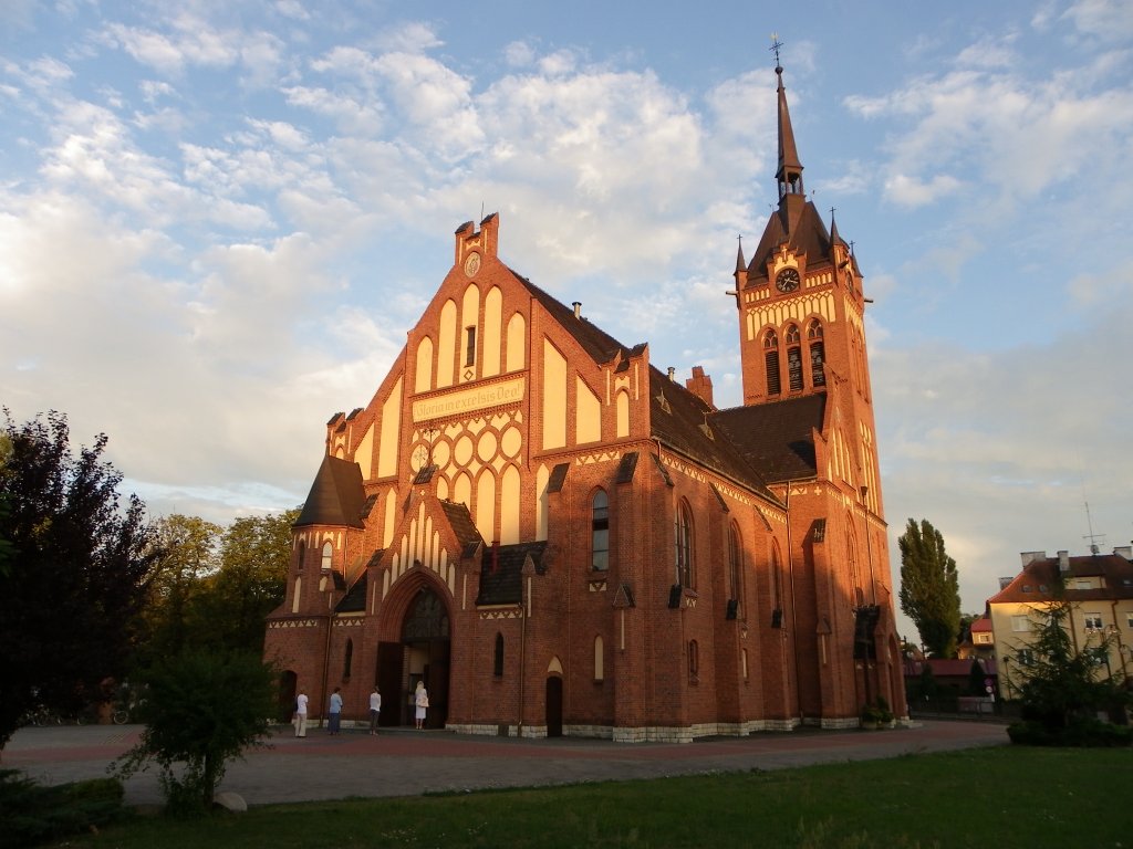 Katholische Kirche in Kandrzin (Kedzierzyn) im Herbst 2011