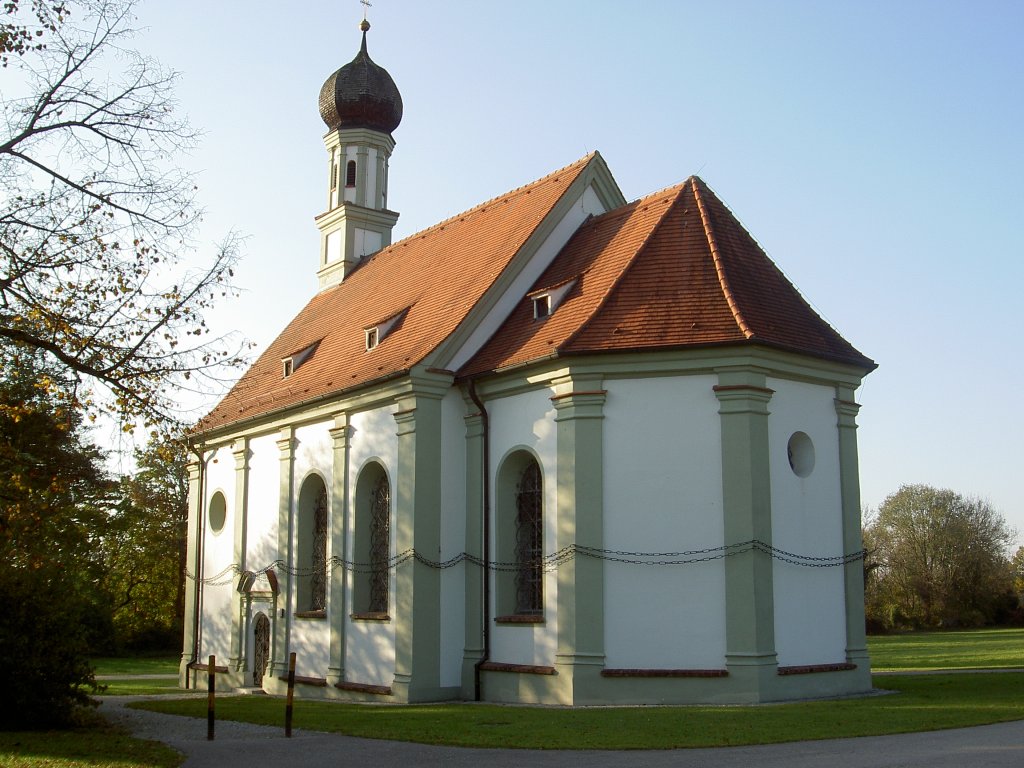 Kaufering, Wallfahrtskirche St. Leonhard, erbaut von 1714 bis 1715, Weihe am 
23.11.1723 durch Weihbischof Johann Jakob Mayr, Landkreis Landsberg (22.10.2011)