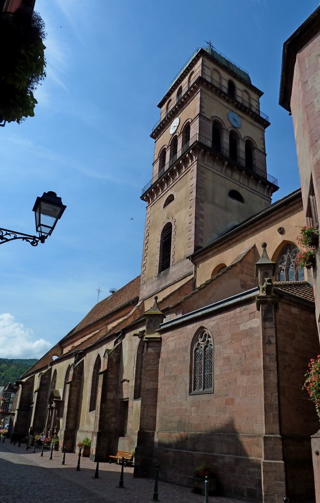 Kaysersberg, die Heilig-Kreuz-Kirche, der Bau stammt aus dem 13.und 16.Jahrhundert, Aug.2011