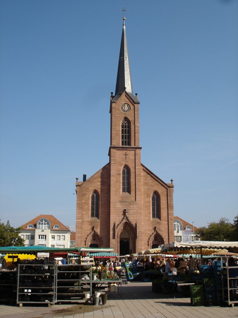 Kehl am Rhein/Baden
evang.Friedenskirche und Markttag,
Sept.2006