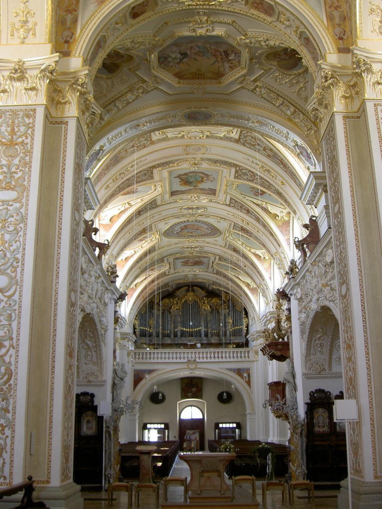 Kempten, Stiftskirche St. Lorenz am Stiftsplatz, erbaut ab 1651 durch M. Beer, 
Stuck von G. Zuccalli, Malereien von A. Asper (14.07.2007)