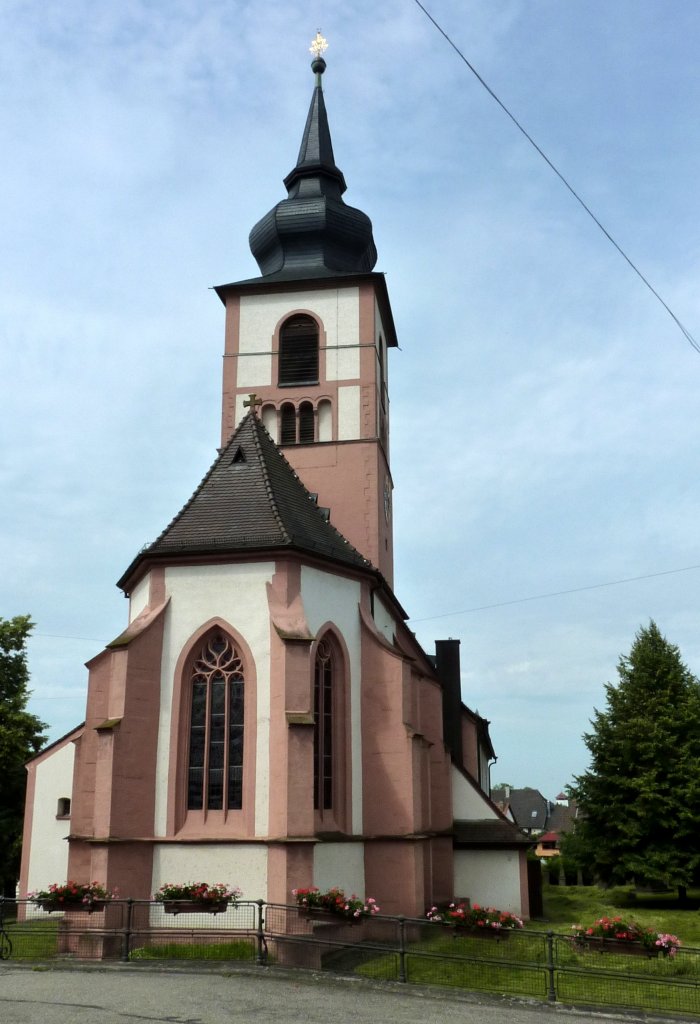 Kippenheim in der Ortenau, Blick auf den Ostchor der Friedenskirche, Juni 2012