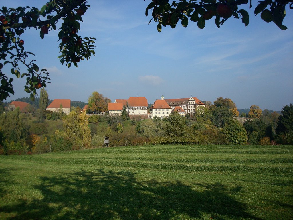 Kirchberg bei Sulz/Neckar, Blick auf das ehemalige Dominikanerkloster, die Grndung geht auf das Jahr 1237 zurck, 1688 erfolgte der barocke Umbau, 1806 die Skularisation, heutige Nutzung durch den  Verein Berneuchener Haus , Okt.2010