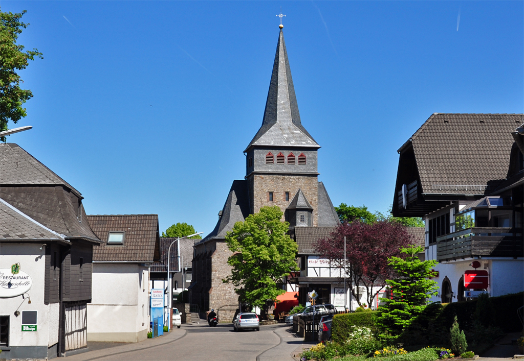 Kirche im  Eifeldorf  Marmagen (Luftkurort) Gemeinde Nettersheim  - 25.05.2011