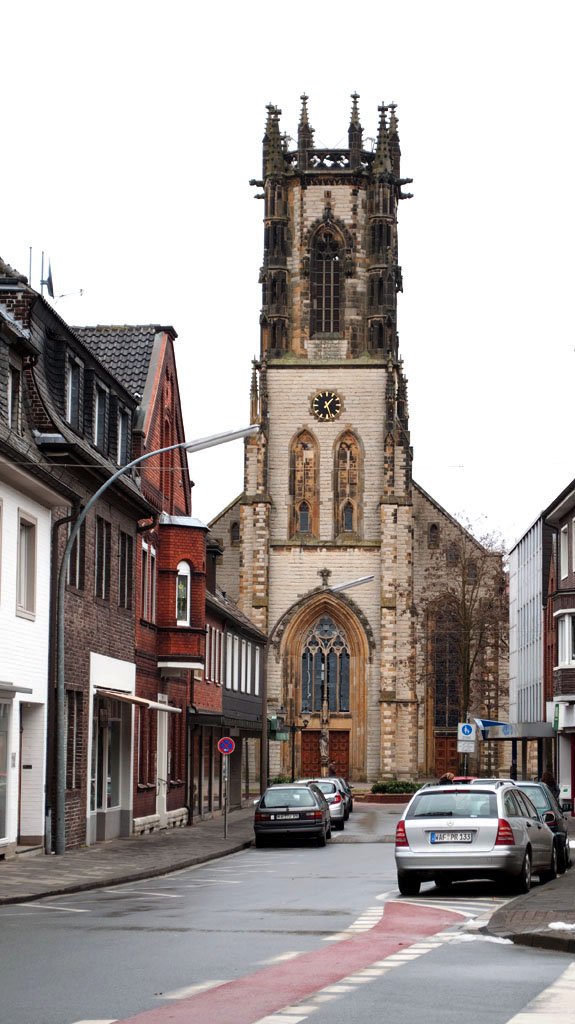 Kirche St. Josef in Oelde/Westf. (Bielefeld)
Aufnahmezeit: 13.03.2010
NIKON D5000
Belichtungsdauer: 1/125s
Blende: f/5.6, ISO: 200, Brennweite: 55mm