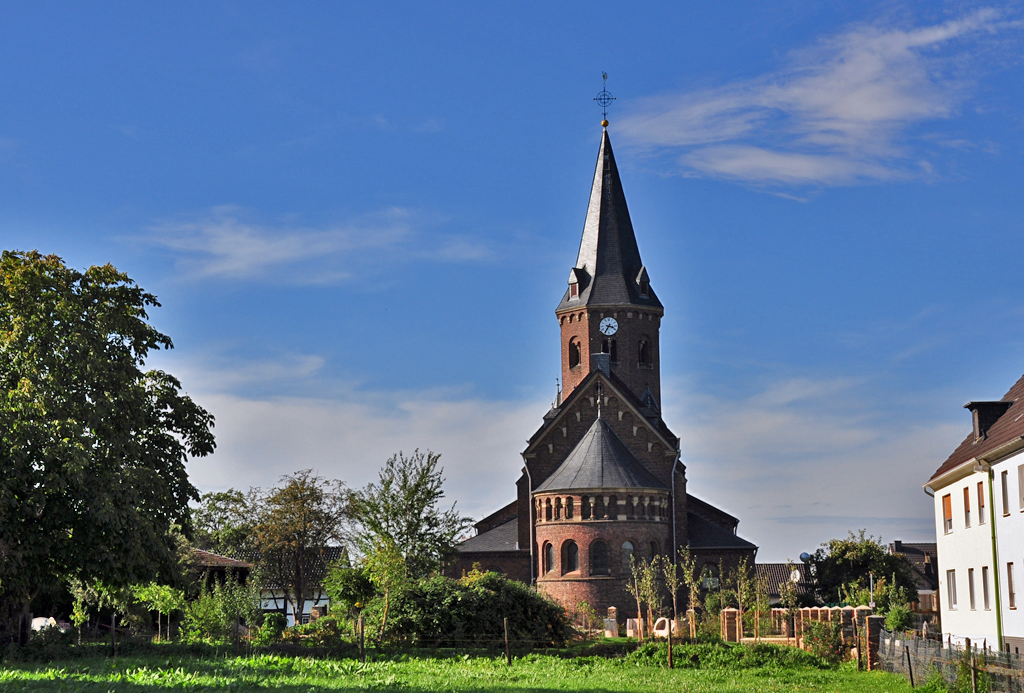 Kirche in lpenich (zwischen Zlpich und  Euskirchen) - 03.10.2010