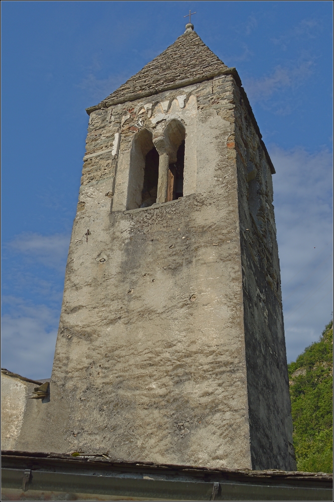 Kirchturm von <U>Santa Perpetua in Tirano</U>. Im Juli 2013.