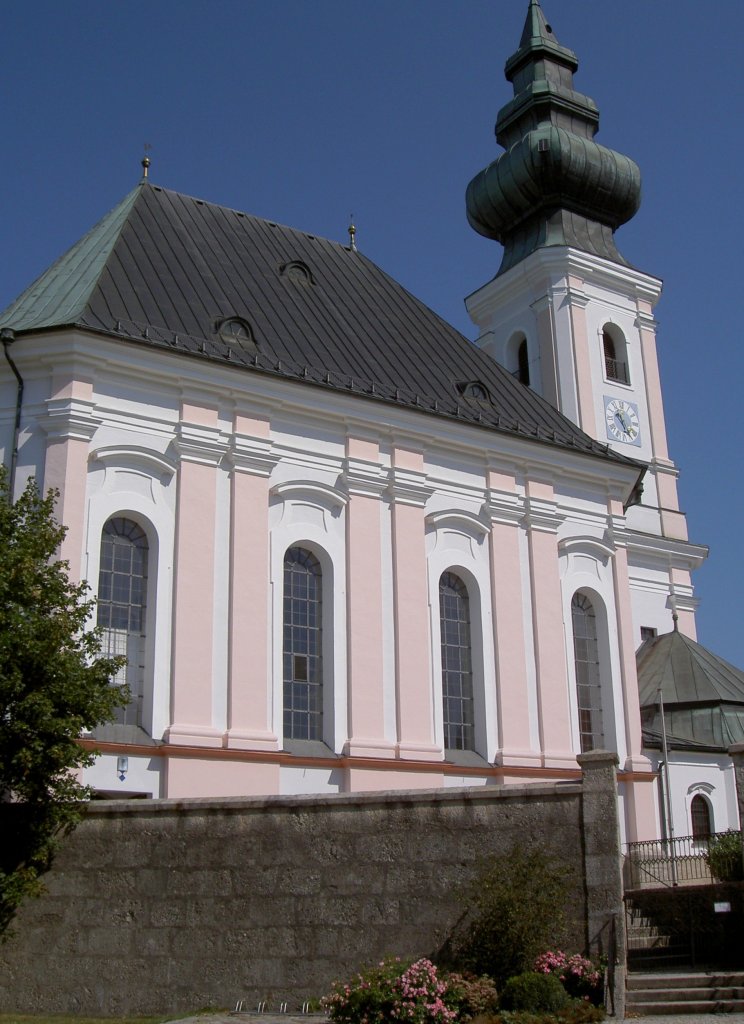 Kirchweidach, Pfarrkirche St. Vitus, erbaut von 1770 bis 1774 durch Joseph 
Lindtmayr, Kreis Alttting (25.08.2007)