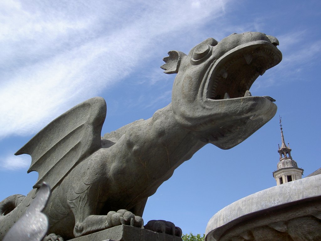 Klagenfurt, Lindwurmbrunnen am Neuen Platz (20.05.2013) 