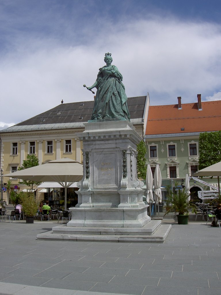 Klagenfurt, Maria Theresia Denkmal am Neuen Platz (20.05.2013)