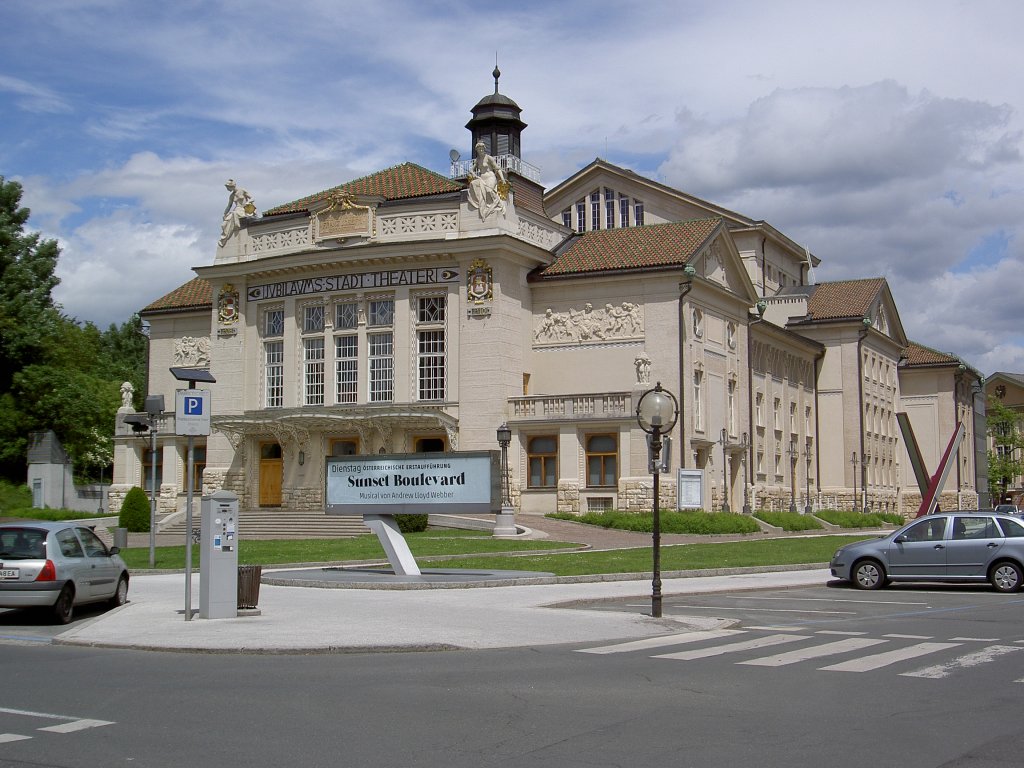 Klagenfurt, Stadttheater, erbaut von 1605 bis 1620 als Ballhaus, seit 1737 Theater, 
Umbau 1908 bis 1910 durch das Architektenbro Fellner & Helmer (20.05.2013)