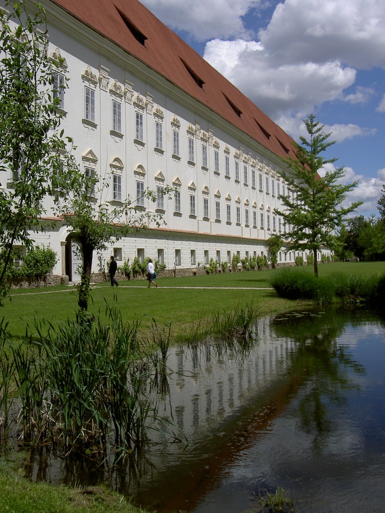 Klagenfurt, Sdostansicht von Sift Vikring, heute Realgymnasium (20.05.2013)