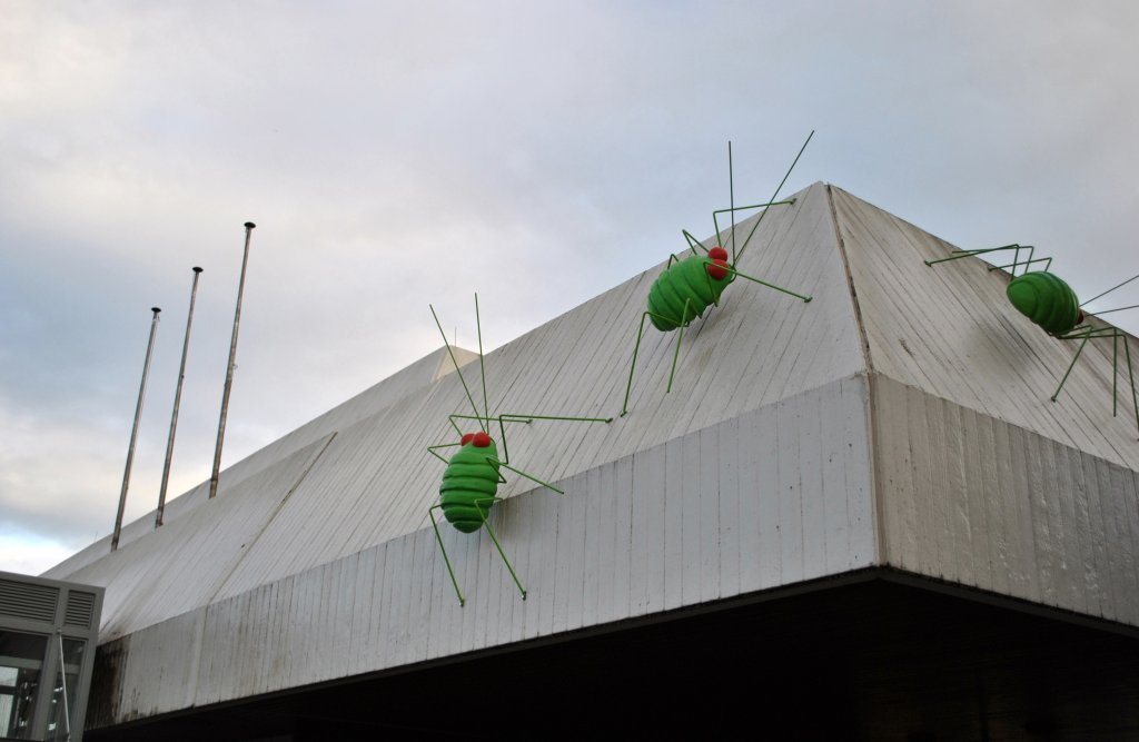 Kleine Grne Spinnen Plastic Tiere, in Neuen Zentrum von Lehrte. Foto vom 15.11.10