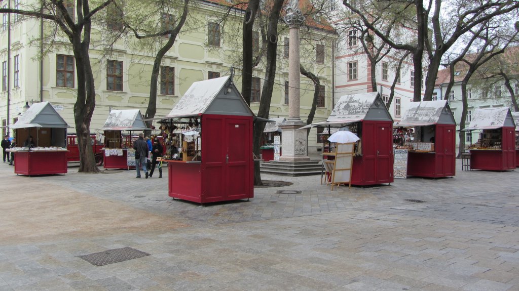 Kleiner Wochenmarkt in Bratislava.(7.4.2012)