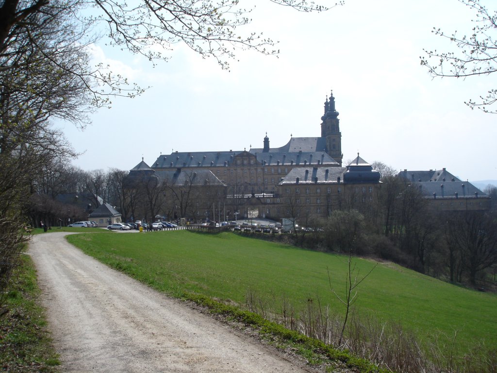 Kloster Banz,hoch ber dem Obermain,
ehemal.Benediktinerabtei mit sehenswerter Klosterkirche
von Dietzenhofer 1719,
April 2006
