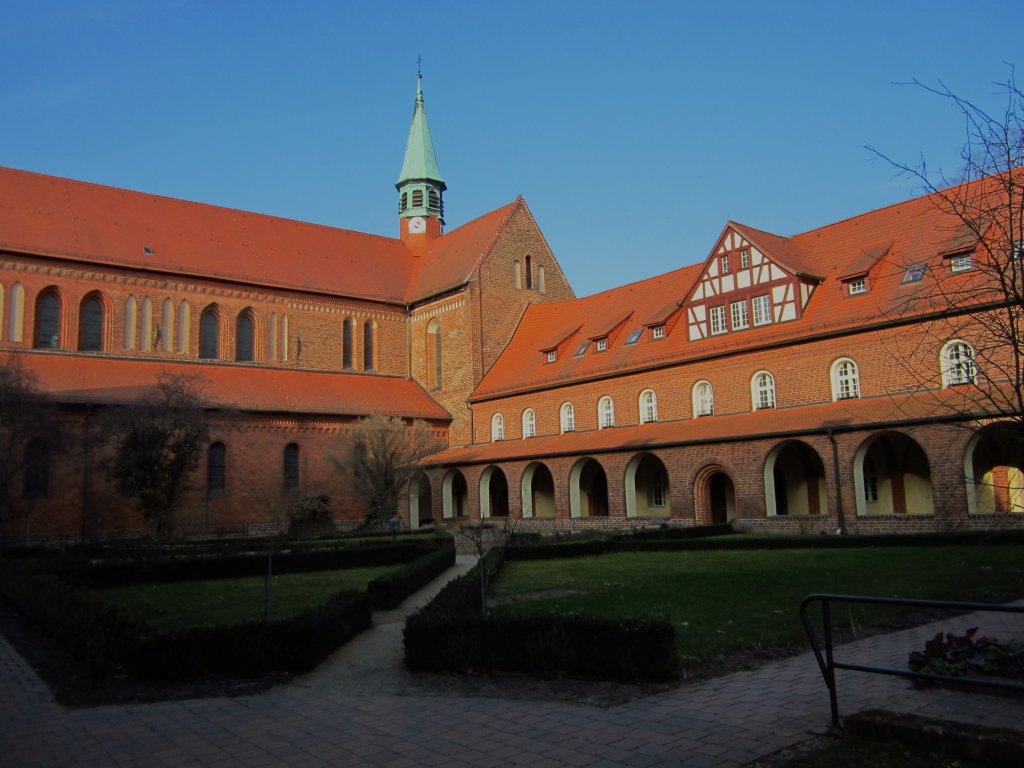 Kloster Lehnin, Zisterzienserkloster, gegrndet 1180, seit 1909 Diakonissenmutterhaus, Kreis Potsdam (16.03.2012)