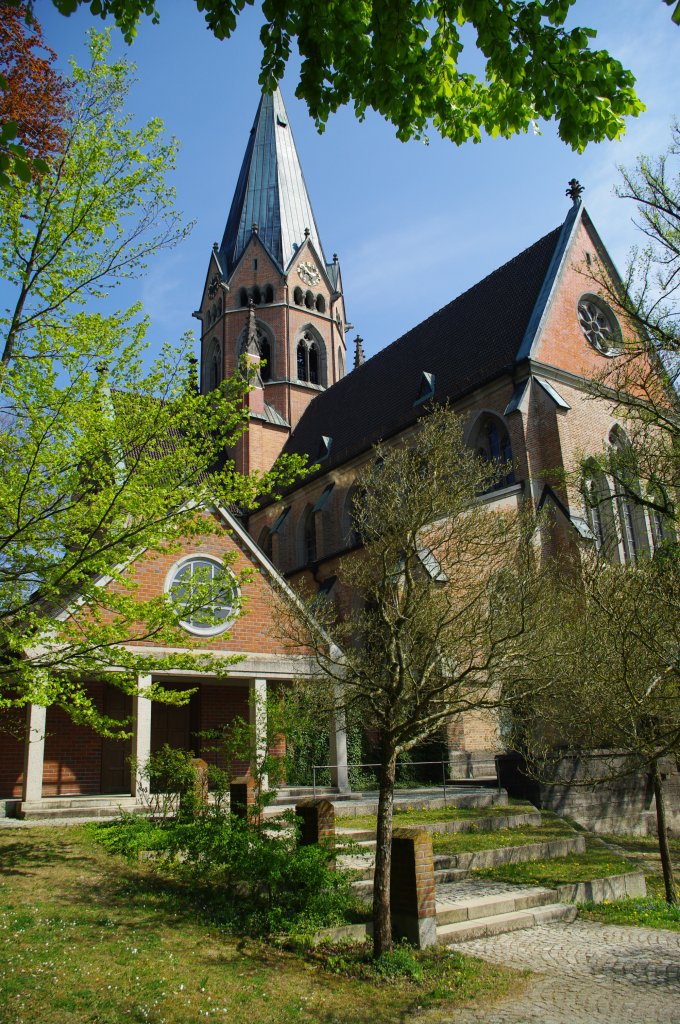 Kloster St. Ottilien, Klosterkirche Herz Jesu, erbaut von 1897 bis 1899, neugotisch, Erzabtei der Missionsbenediktiner, Kreis Landsberg (23.04.2011)