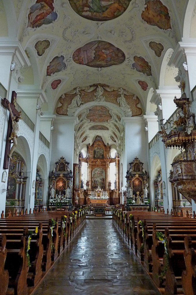 Kloster St.Trudpert im Mnstertal, der barocke Innenraum der Klosterkirche, Mai 2011