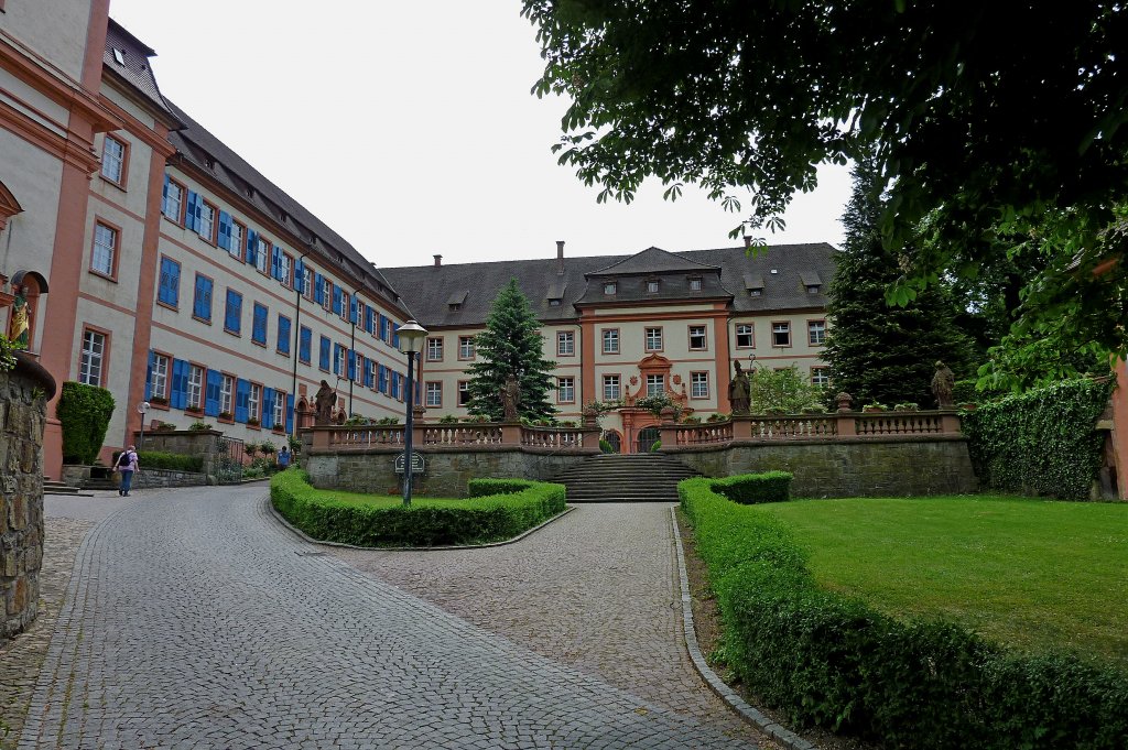 Kloster St.Trudpert im Mnstertal, der Eingang zum Klosterbereich, Mai 2011