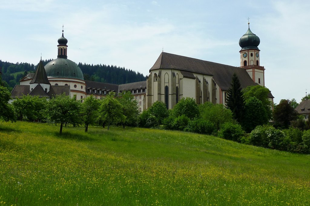 Kloster St.Trudpert im Mnstertal, das erste rechtsrheinische Benediktinerkloster wurde um 800 gegrndet, nach der Skularisation 1806 wurde erst 1920 der Klosterbetrieb wieder aufgenommen durch die St.Josephs-Schwestern, Mai 2011