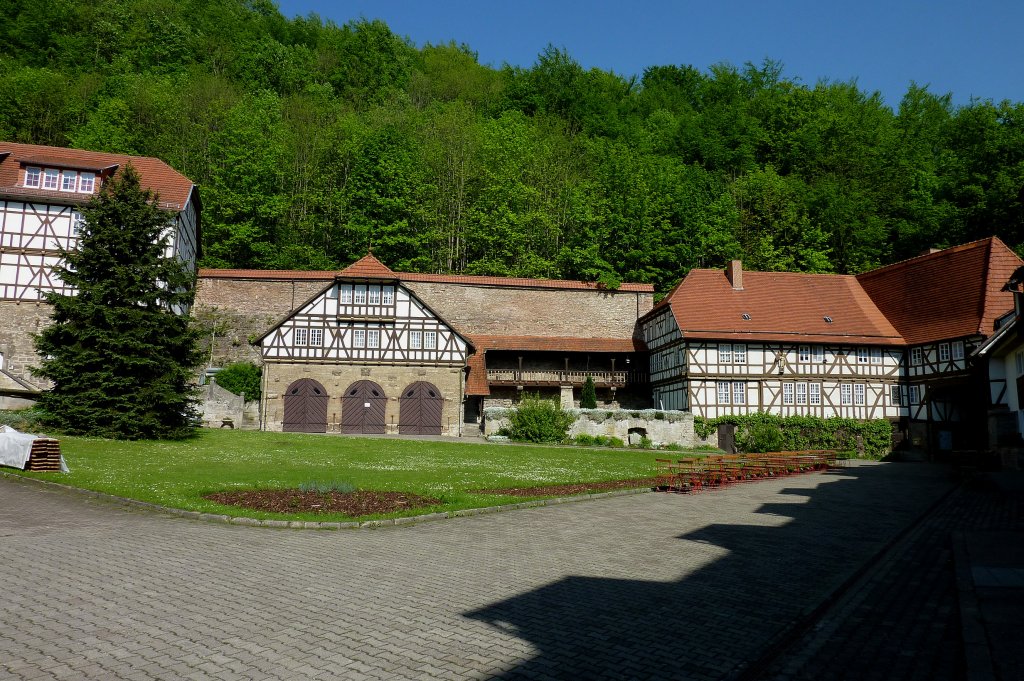 Kloster Zella, die Klosterbauten stammen berwiegend aus den Jahren nach 1600, Mai 2012