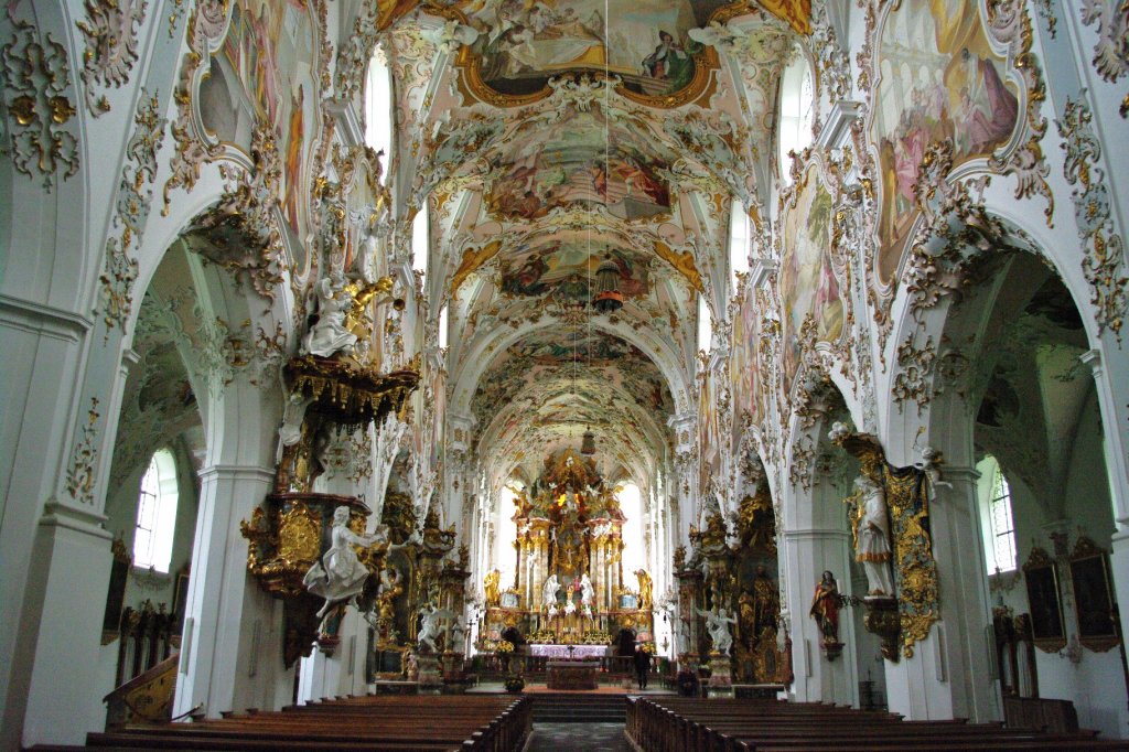 Klosterkirche Rottenbuch, erbaut von 1468 bis 1480, umgestaltet im Rokokostil 
durch Joseph und Franz Xayer Schmuzer, Hochaltar von Franz Xaver Schmdl, Kreis 
Weilheim-Schongau (05.05.2010)