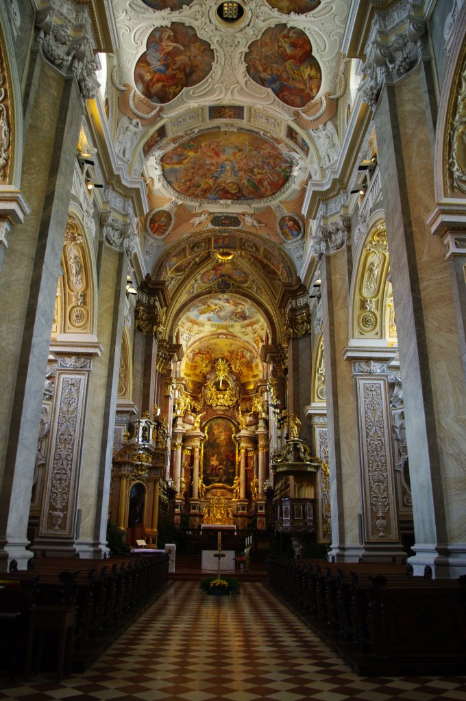 Klosterneuburg, Stiftskirche Unsere Liebe Frau, erbaut ab 1136, 
barockisierung durch G. B. Carlone bis 1723 (04.06.2011)