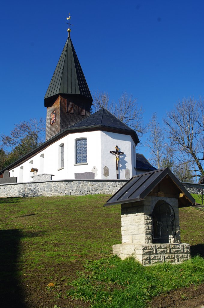Knottenried, St. Oswald Kirche, erbaut im 13. Jahrhundert, verlngert nach 
Westen im Jahr 1661, Kreis Oberallgu (23.10.2011)