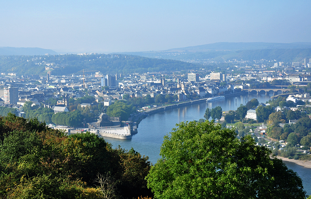 Koblenz - Deutsches Eck mit Zufluss der Mosel in den Rhein - 29.09.2011