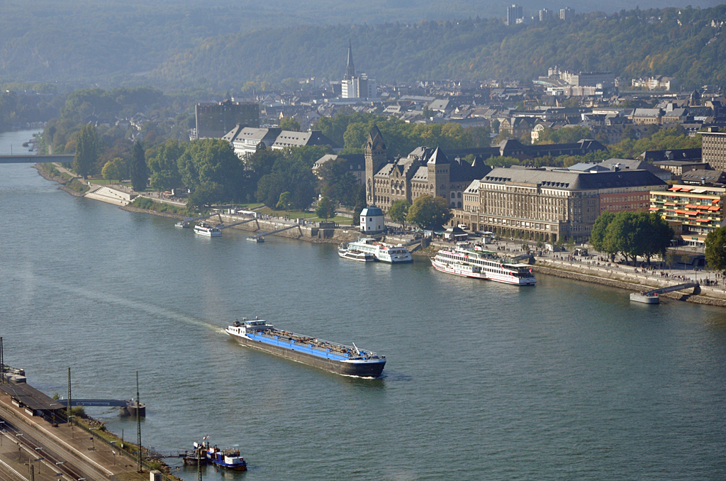 Koblenz, Konrad-Adenauer-Ufer mit dem BWB - 29.09.2011