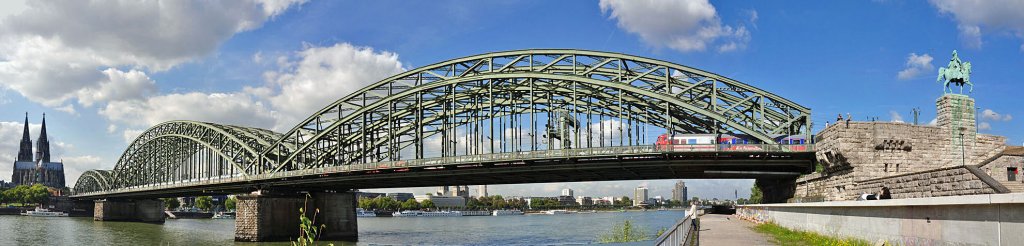 Kln Hohenzollernbrcke mit Dom und Reiterstatue in K-Deutz. Panoramaaufnahme aus 3 Einzelbildern - 21.09.2010