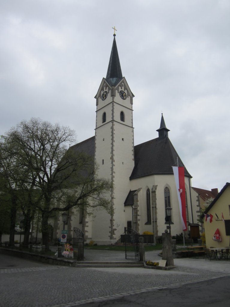 Knigswiesen, Marienkirche, erbaut im 12. Jahrhundert, Sptgotik (04.05.2013)