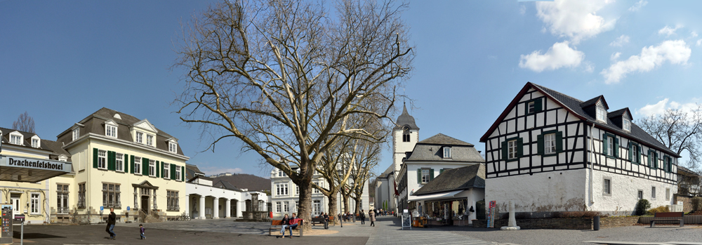 Knigswinter - Platz vor der Stadtverwaltung und der St. Remigius-Kirche - 07.04.2013