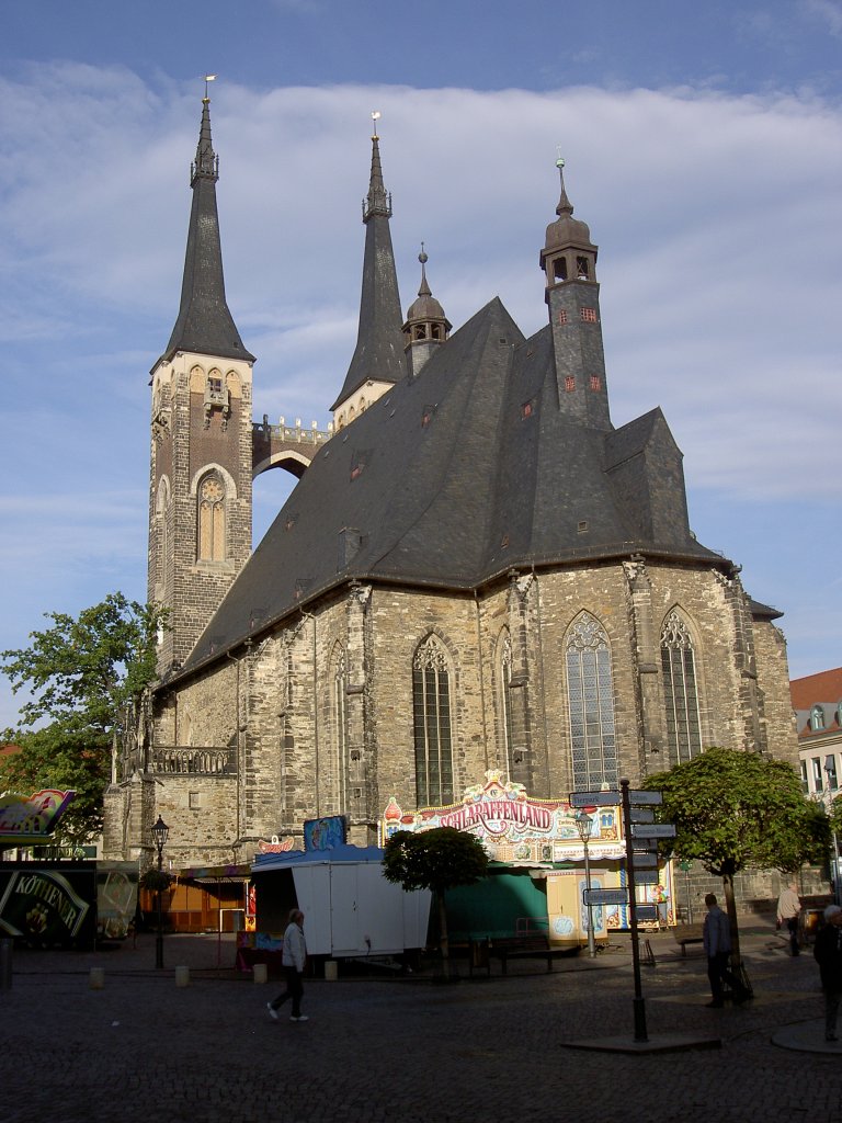 Kthen, St. Jakob Kirche, erbaut ab 1400 mit zwei 75 Meter hohen Trmen (02.10.2012)