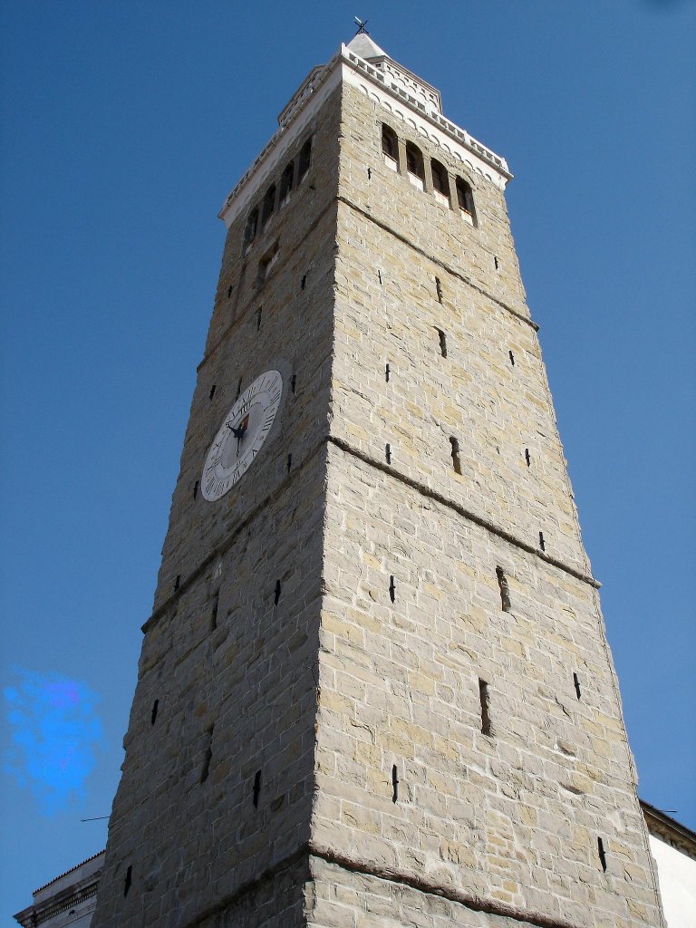 Koper, der Kirchturm der Kathedrale Mariä Himmelfahrt aus dem 12.Jahrhundert, Okt.2004