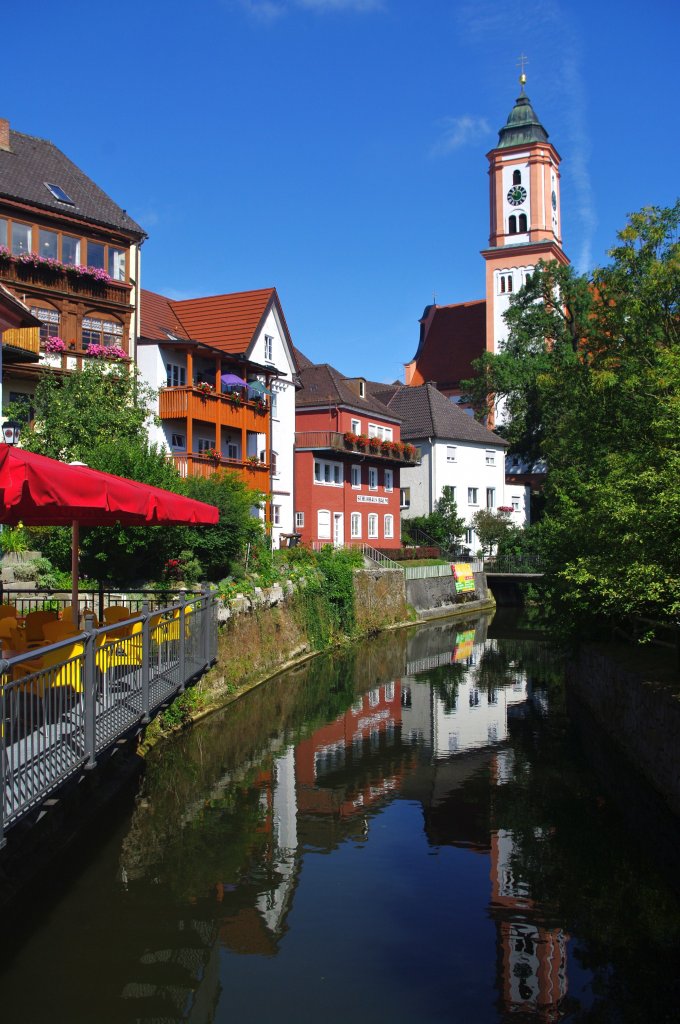 Krumbach, Fluss Kamel und St. Michael Kirche, erbaut von 1751 bis 1753, 
Landkreis Gnzburg (10.07.2011)