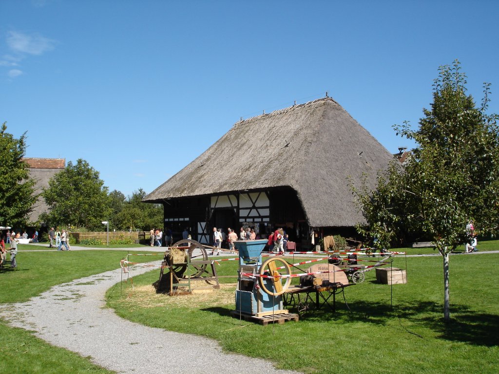 Krnbach in Oberschwaben,
das 1968 erffnete Dorfmuseum besitzt 32 Gebude aus 6 Jahrhunderten,
Aug.2008