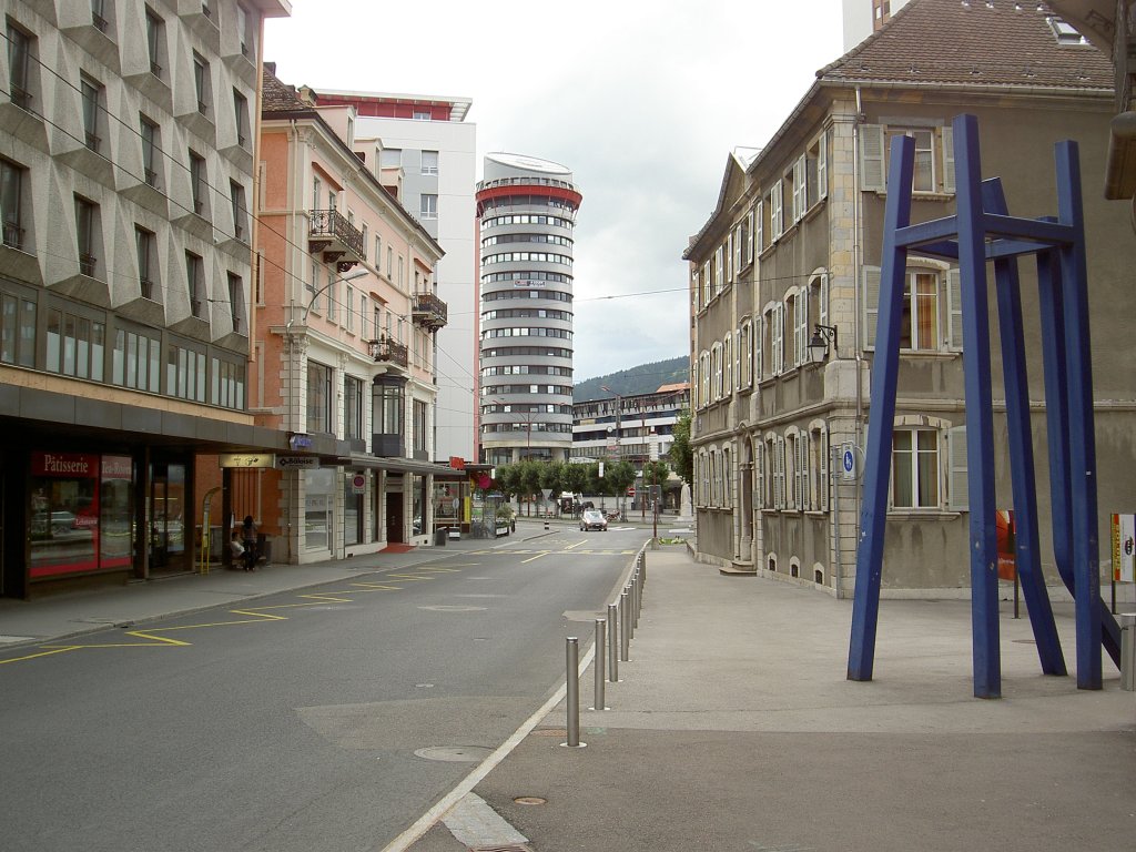 La Chaux de Fonds, Hauptstrae Avenue Leopold Robert und Hochhaus Espacite (28.07.2012)