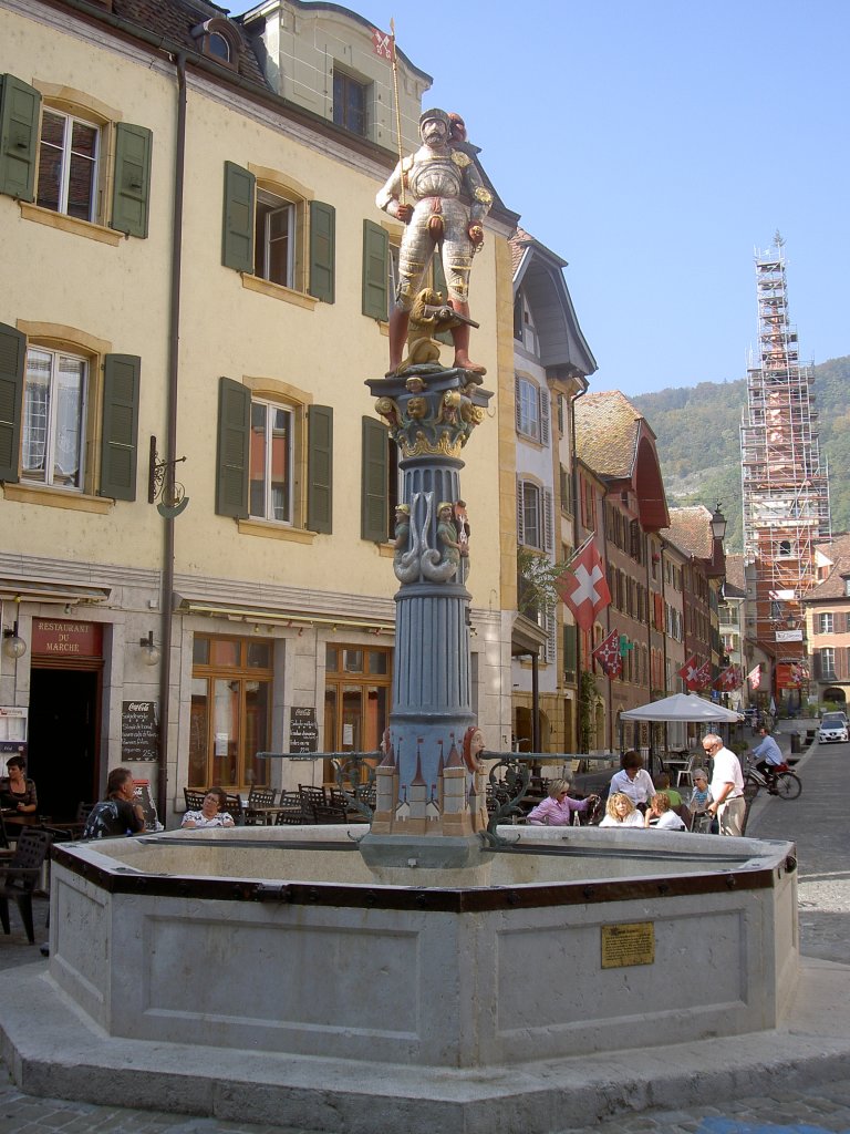 La Neuveville, Brunnen am Place de Liberte, Kanton Neuenburg (01.10.2011)