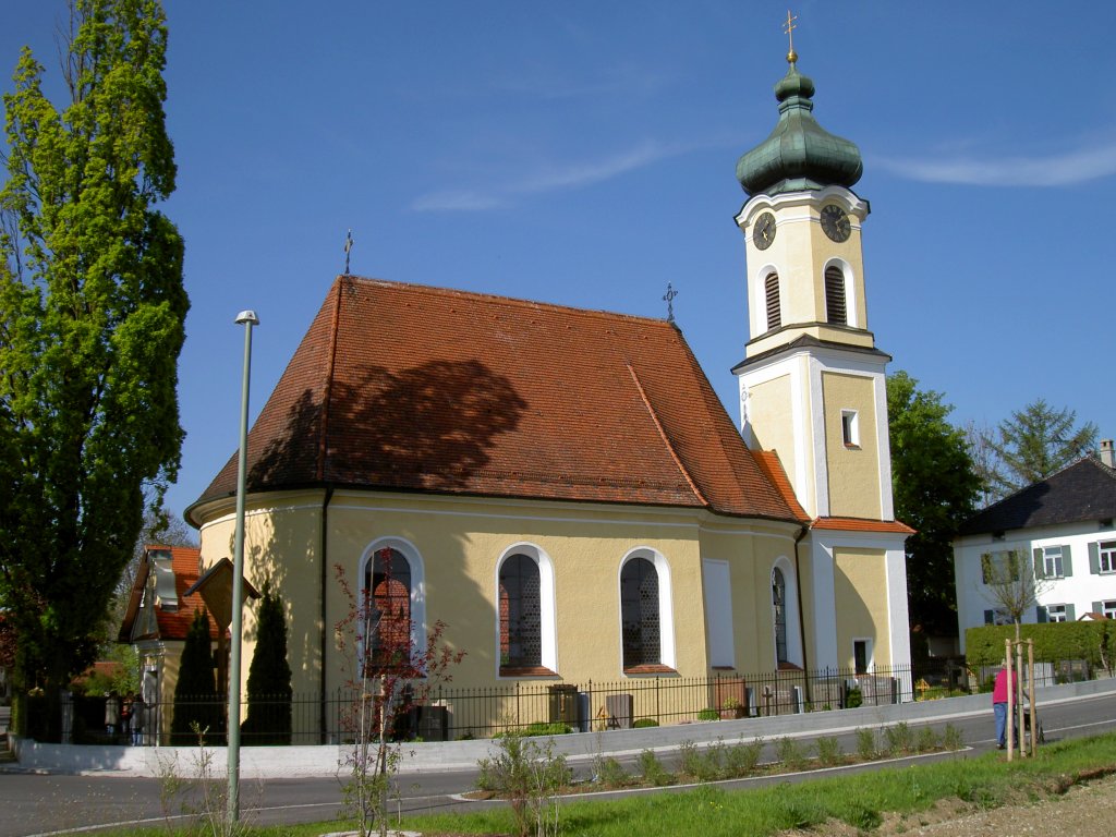 Lachen, St. Afra Kirche, Langhaus erbaut 1747, Kirchturm erbaut 1905 (05.05.2011) 