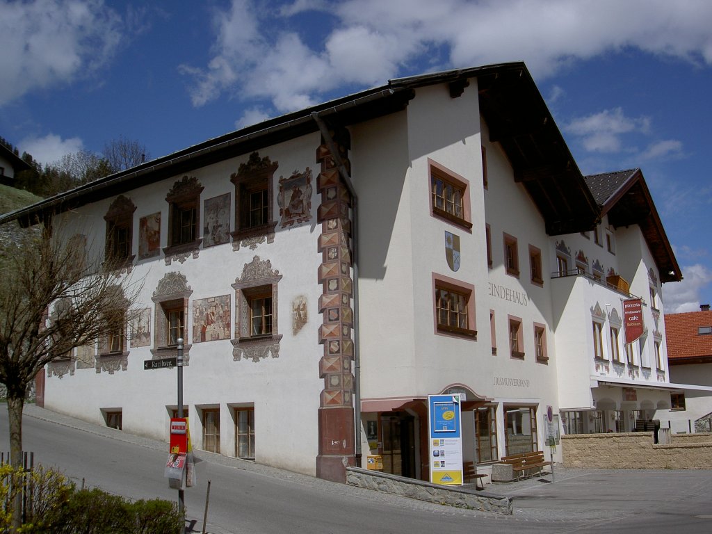 Lades, Gemeindehaus, Dorfstr. 8, Mittelflurhaus, neu errichtet 1971 (28.04.2013)