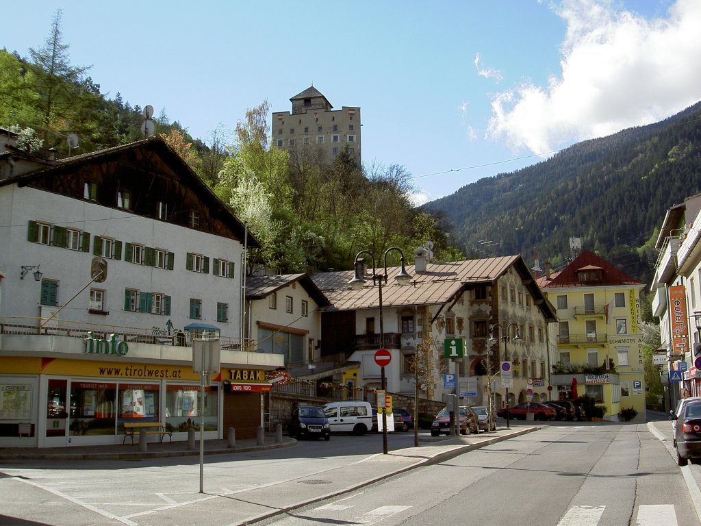 Landeck, Huser an der Malserstrae (28.04.2013)