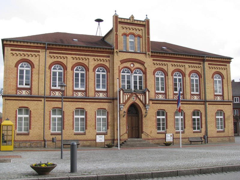 Landkreis Parchim; Brel, Brgerhaus in der August-Bebel-Strae,  04.04.2010