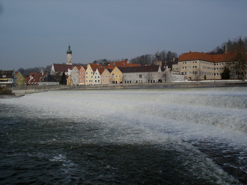 Landsberg am Lech, das Karolinenwehr, neu errichtet 1993-96, April 2005